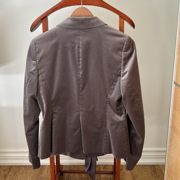 ANN TAYLOR | Grey / Silver Velvet Blazer with Silky Bow - Size 10P - Picture 5 of 6